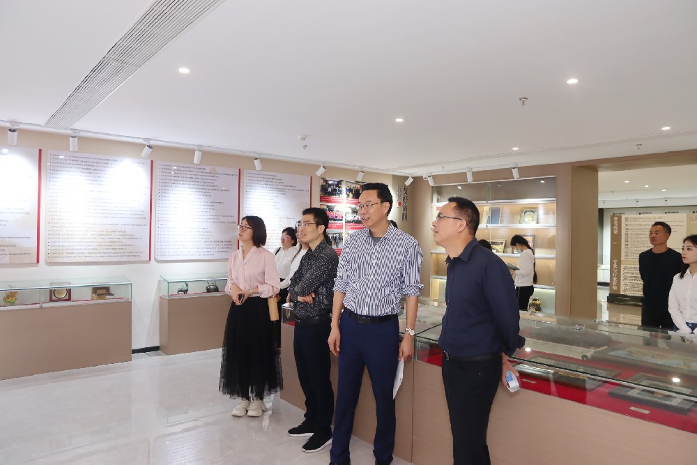 上饶市德兴市委、弋阳县委统战部一行到南芳所参观访问