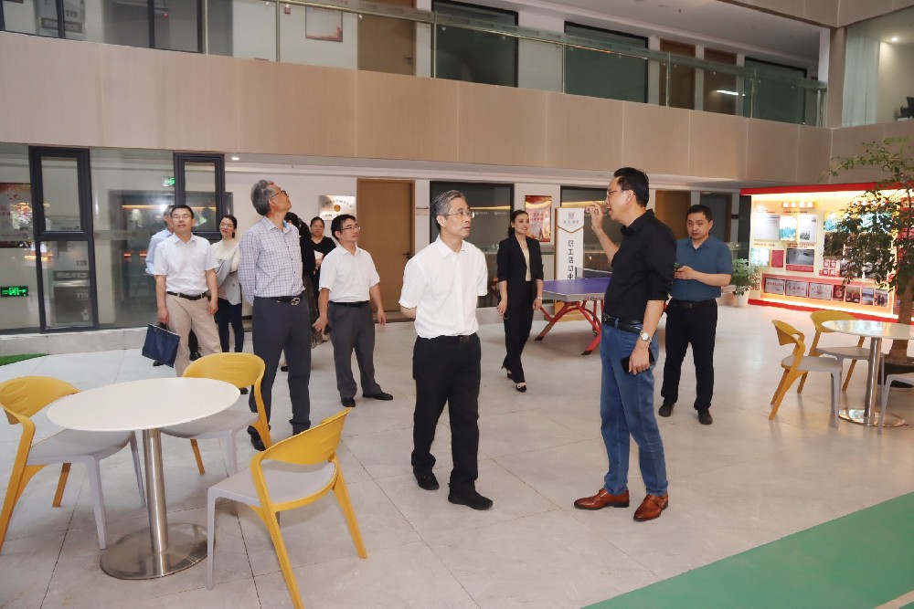 省司法厅二级巡视员邓京平一行到所指导工作