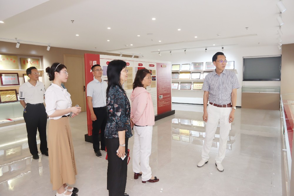 江西省劳模协会会长林玉华一行莅临南芳所考察调研