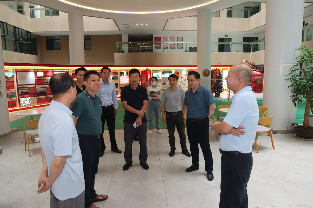 江西驴充充充电技术有限公司一行到南芳所参观访问