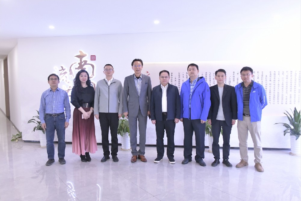 市检察院副检察长邹隆春一行到南芳所走访调研