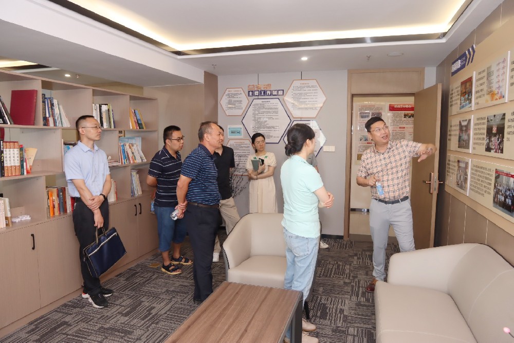 民革江西省委会重点课题调研组莅临民革南芳法律总支部调研指导工作