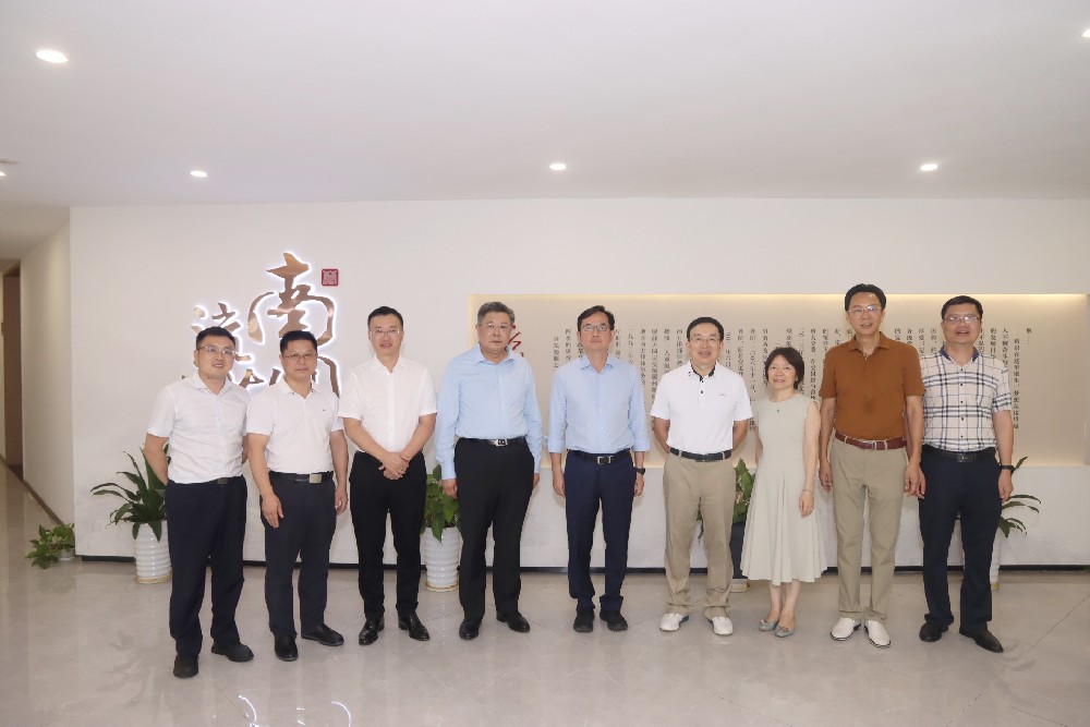 全国人大代表、全国律协副会长薛济民、万立一行深入南芳所调研指导