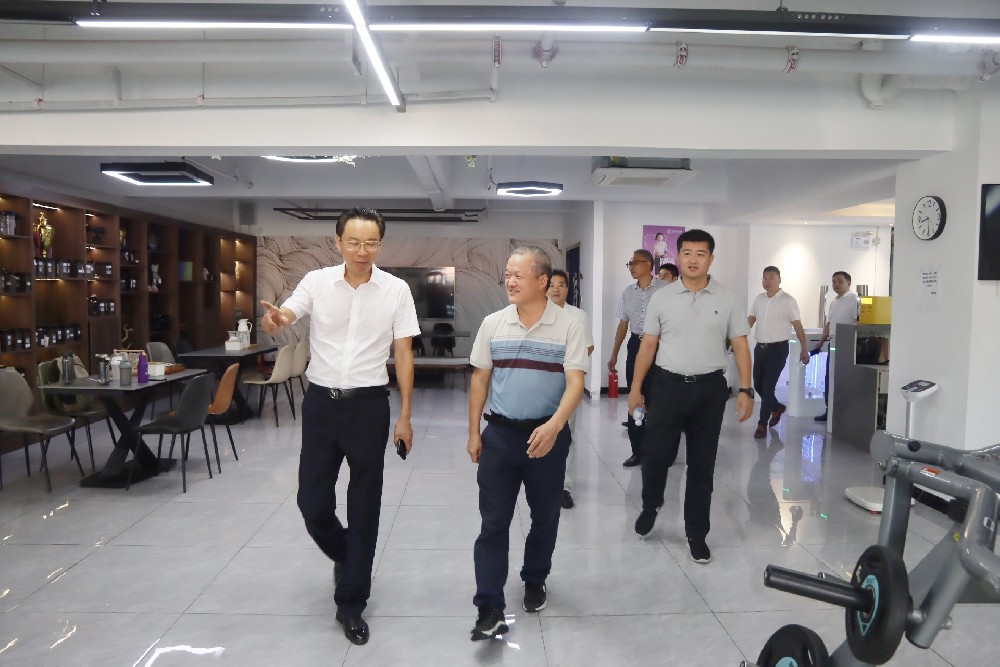 司法部张越一行莅临南芳所考察指导