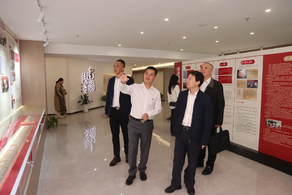 江西省工业合作协会党支部书记袁辉斌一行到所参观交流
