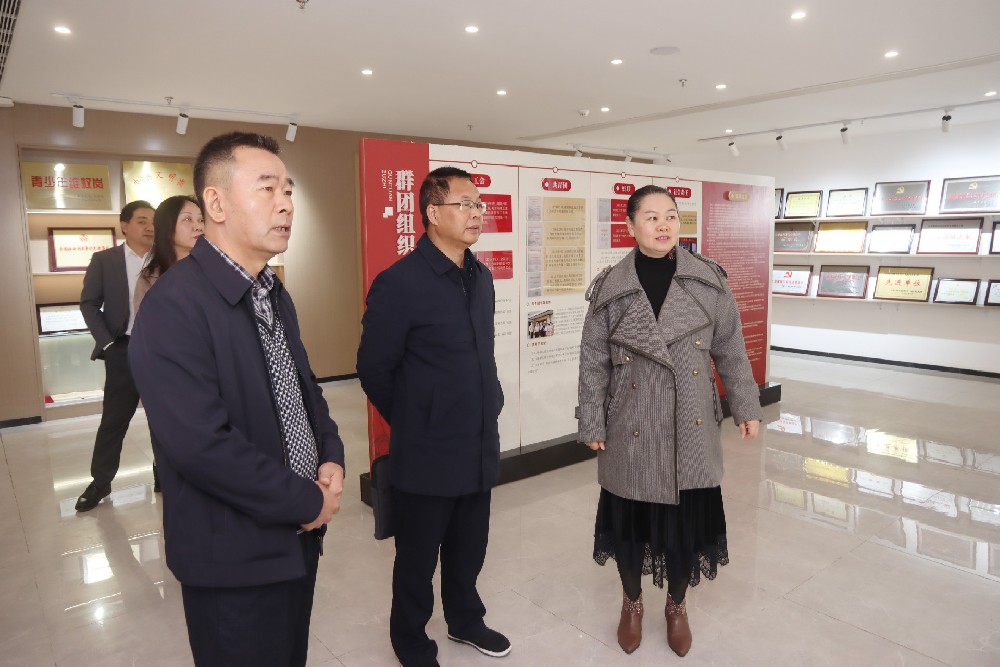 赣州市人社局唐芳茂一行到所参观交流