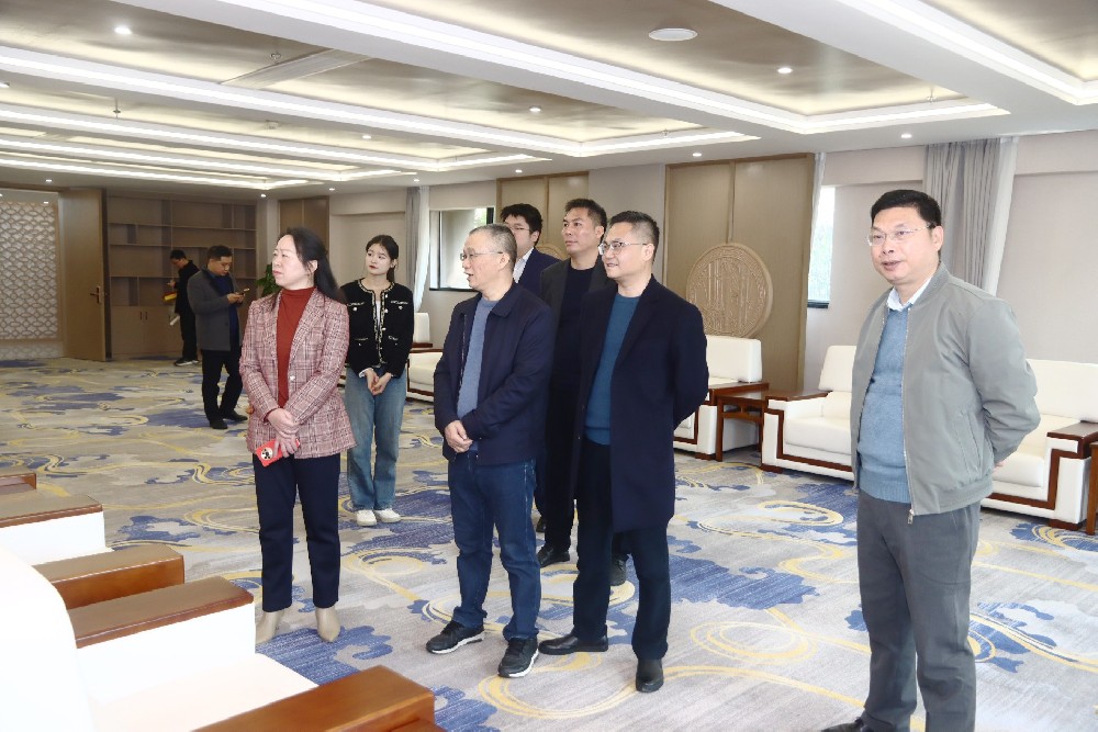 市政协社法民宗委主任李仲涛莅临南芳所调研慰问