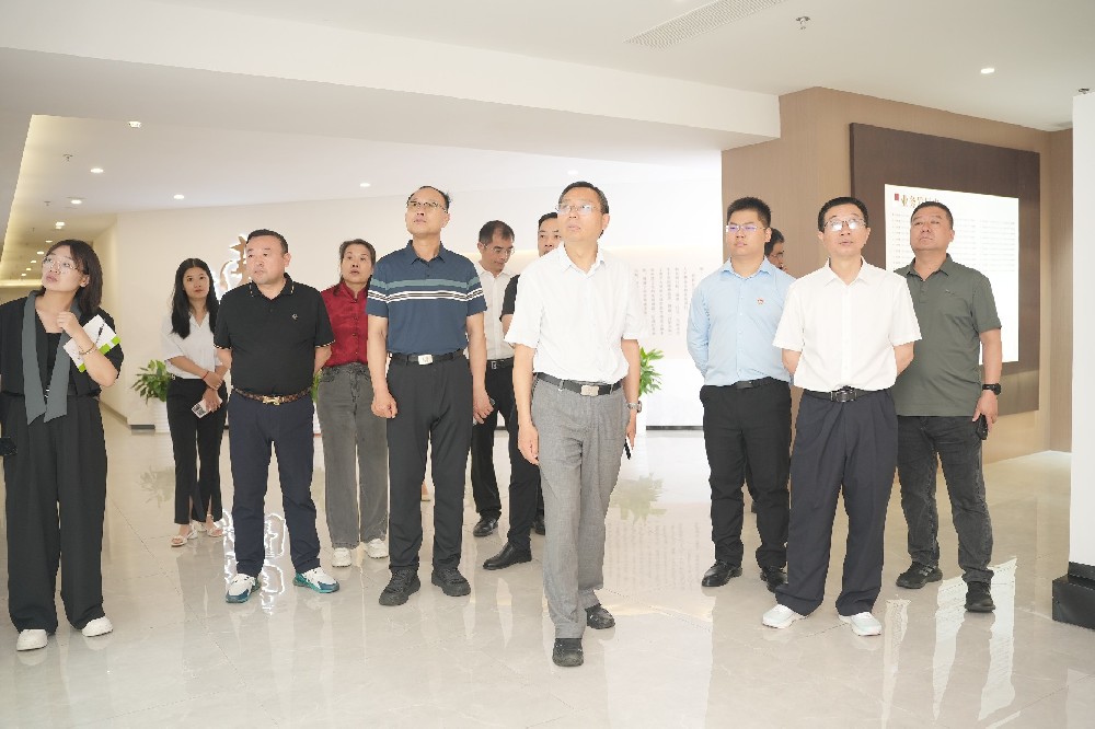 亳州市司法局侯刚一行到南芳所参观调研