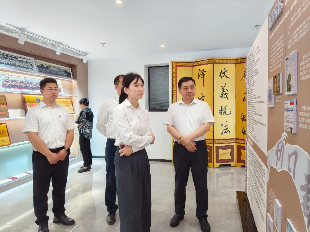 赣州市司法局朱丽丽到南芳所参观并考察第四党支部工作