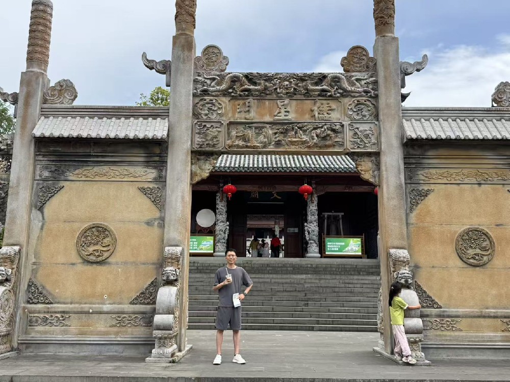 努力，去做一束光——一位青年律师的公益路与专业情