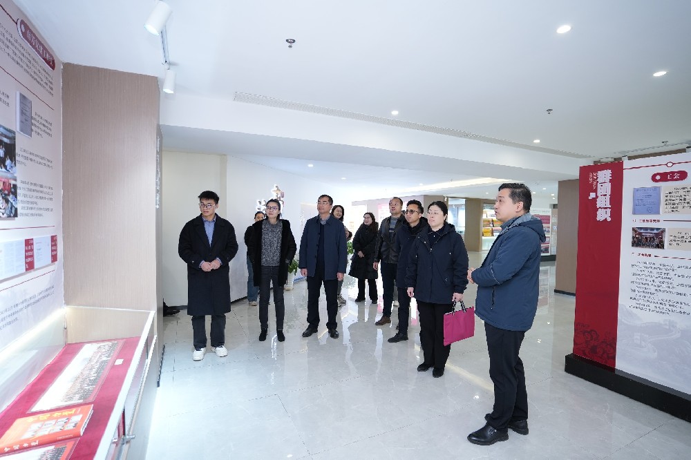 赣南科技学院文法学院一行到南芳律所走访