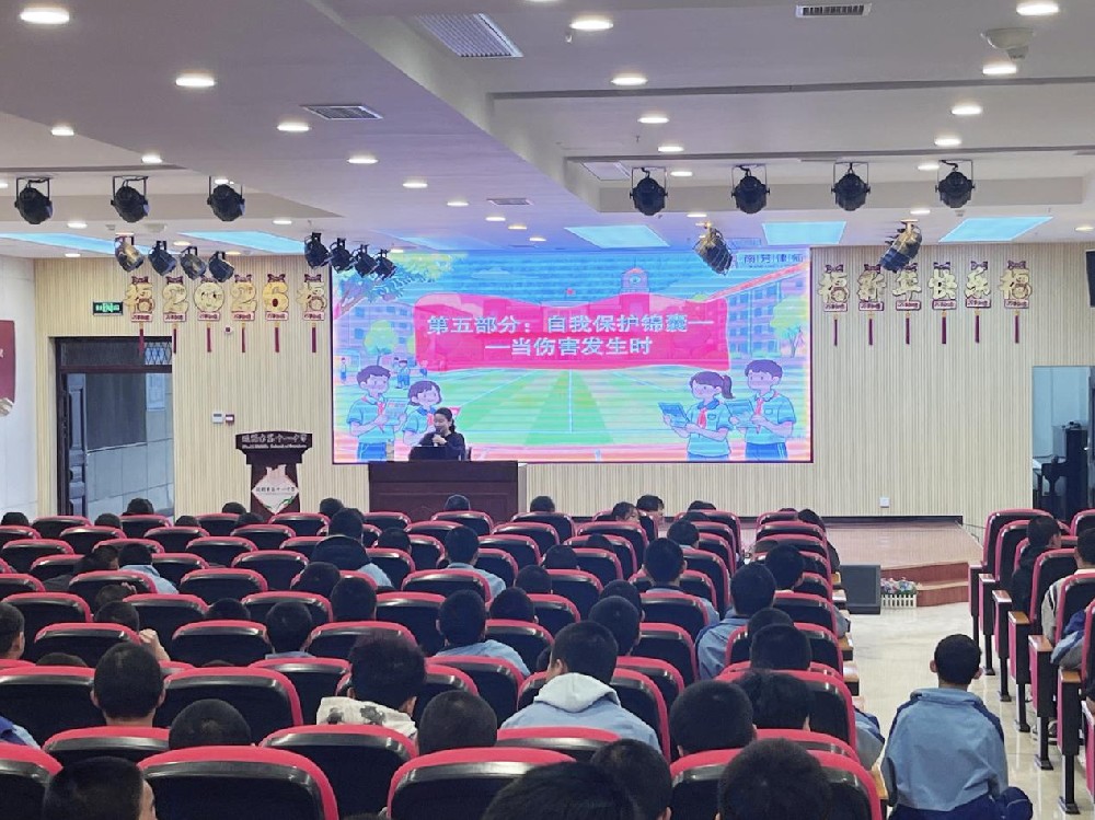 向阳而生，与法同行丨刘玮律师受邀在赣州市第十一中学开展中学生自我保护法律知识讲座