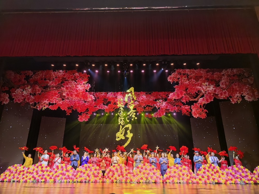 劳模风采·南芳骄傲丨刘嫔、王犹淦、卢盛宽受邀现场观看赣州市庆祝“五一”职工文艺演出