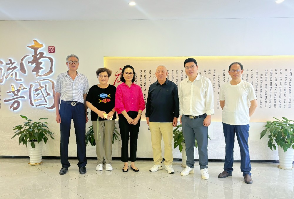 赣州市司法局原局长谢世金一行到南芳律所参观指导